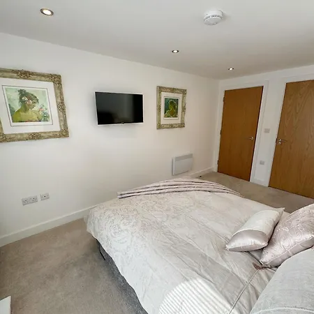 Apartment Luxury Penthouse With Private Hot Tub Overlooking Leeds Centre