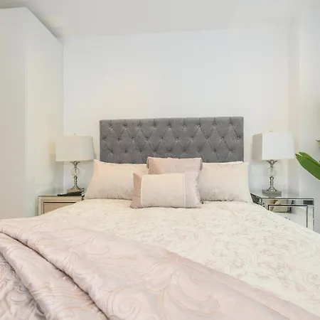 Apartment Luxury Penthouse With Private Hot Tub Overlooking Leeds Centre
