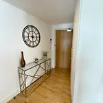Luxury Penthouse With Private Hot Tub Overlooking Centre *