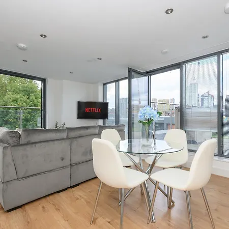 Luxury Penthouse With Private Hot Tub Overlooking Centre Lejlighed Leeds (West Yorkshire)