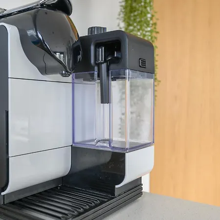 Luxury Penthouse With Private Hot Tub Overlooking Centre