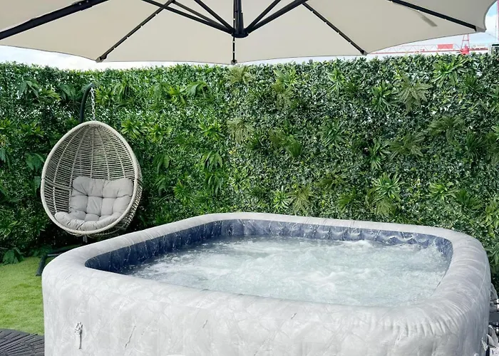 Appartement Luxury Penthouse With Private Hot Tub Overlooking Centre *