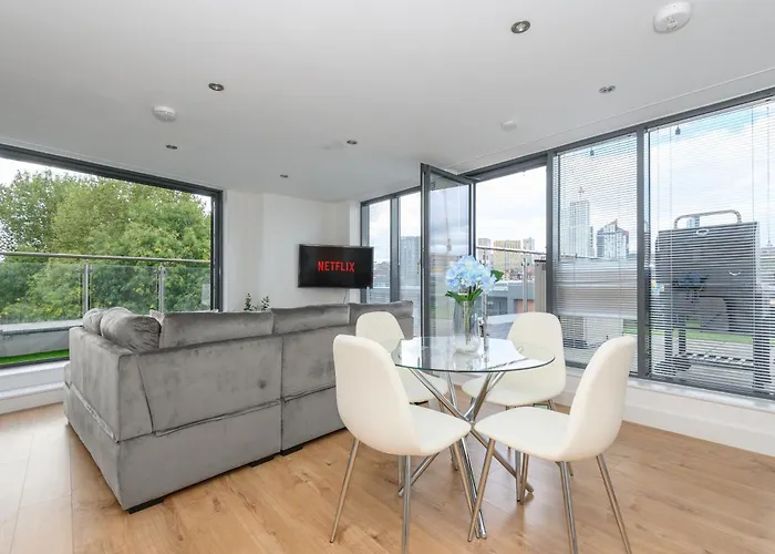 Luxury Penthouse With Private Hot Tub Overlooking Centre Appartement Leeds (West Yorkshire)