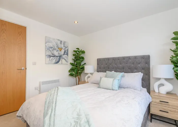 Luxury Penthouse With Private Hot Tub Overlooking Centre * Leeds (West Yorkshire)