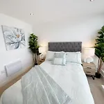 Luxury Penthouse With Private Hot Tub Overlooking Centre Apartamento