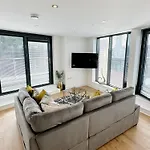 Luxury Penthouse With Private Hot Tub Overlooking Centre Apartamento
