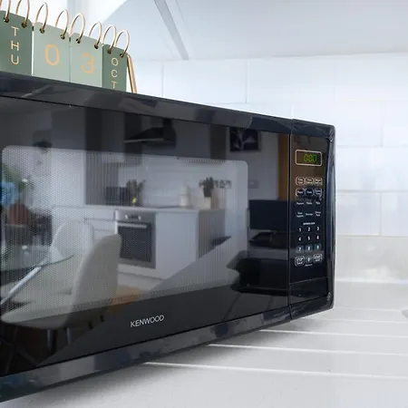 Luxury Penthouse With Private Hot Tub Overlooking Centre Leeds (West Yorkshire)