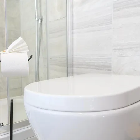 Luxury Penthouse With Private Hot Tub Overlooking Centre Leeds (West Yorkshire)