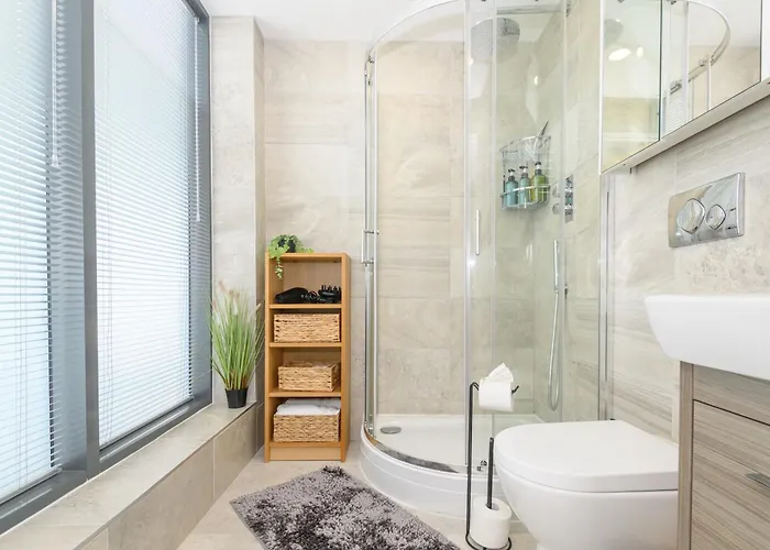 Luxury Penthouse With Private Hot Tub Overlooking Centre Лідс