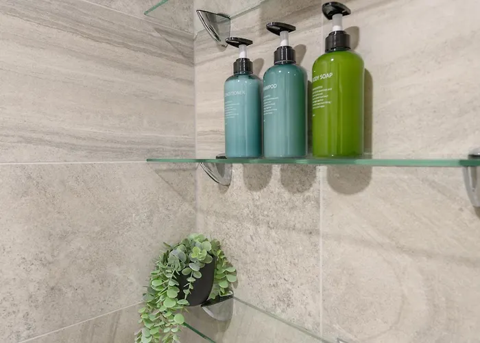 Luxury Penthouse With Private Hot Tub Overlooking Centre Апартаменти